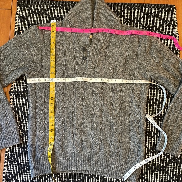 MUSKOKA Dry Goods , made in Italy sweater, Size Medium - Picture 7 of 7